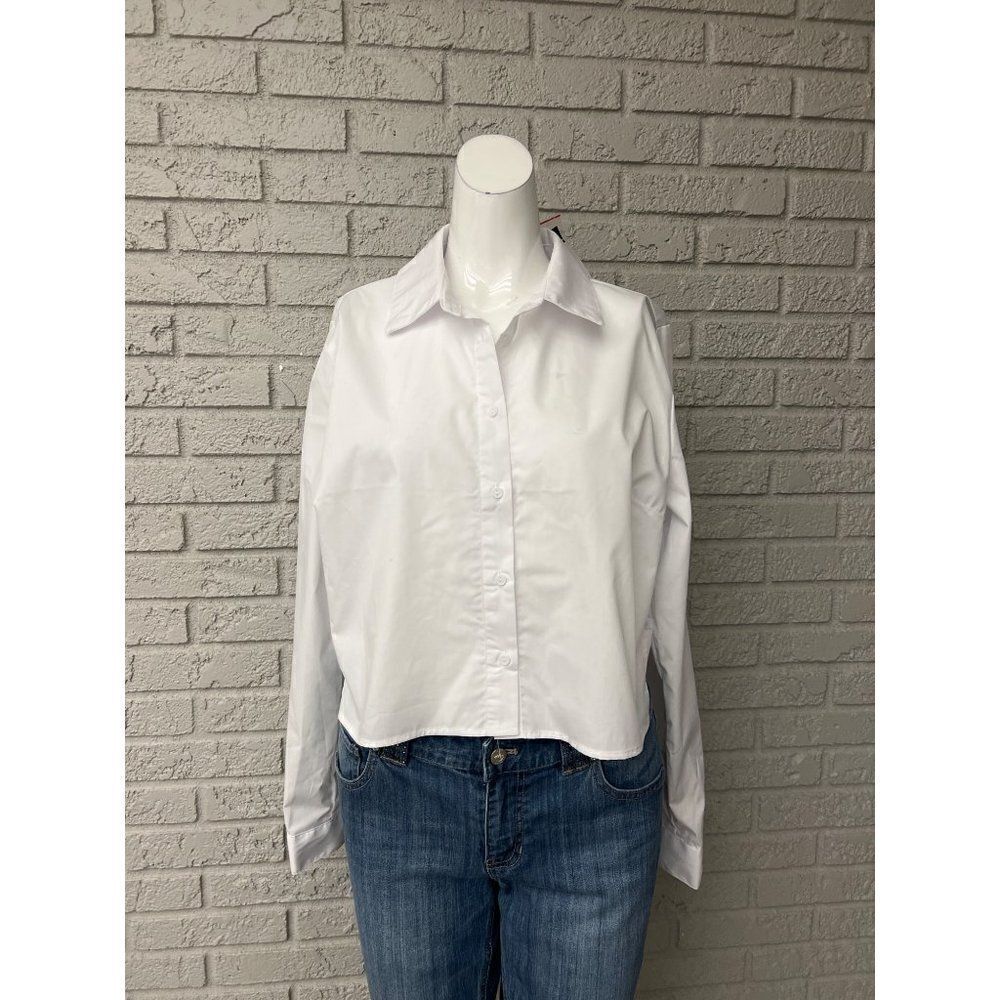 Rue 21 White Cropped Cut-Out Back Shirt Size L